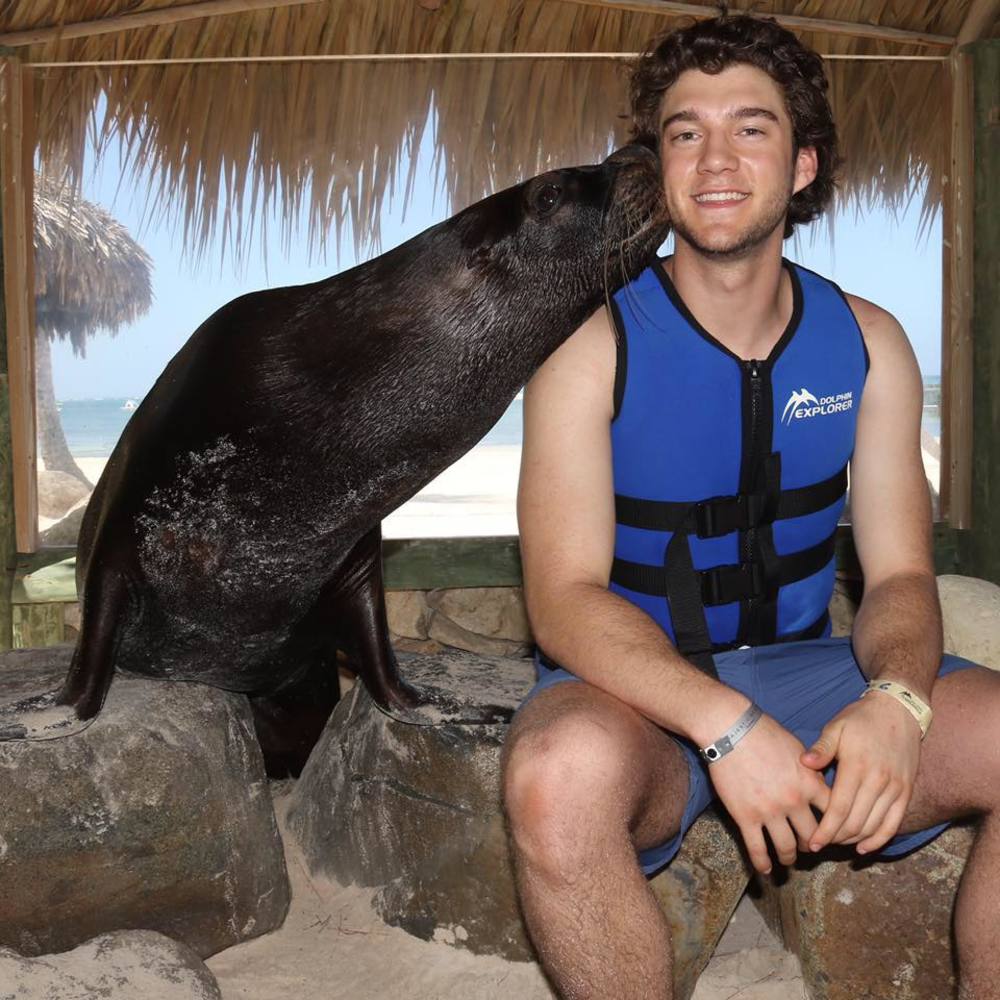 Meet your Posher, Luke